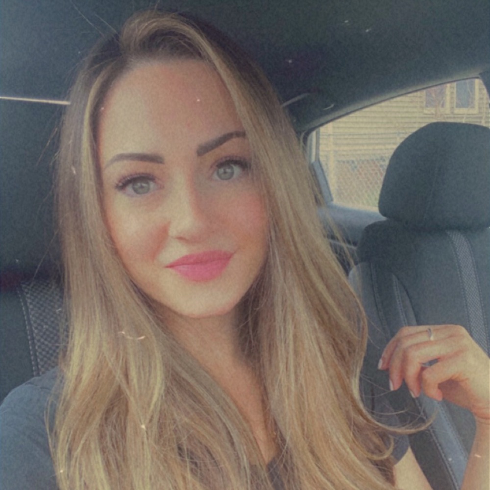 Meet your Posher, Stephanie